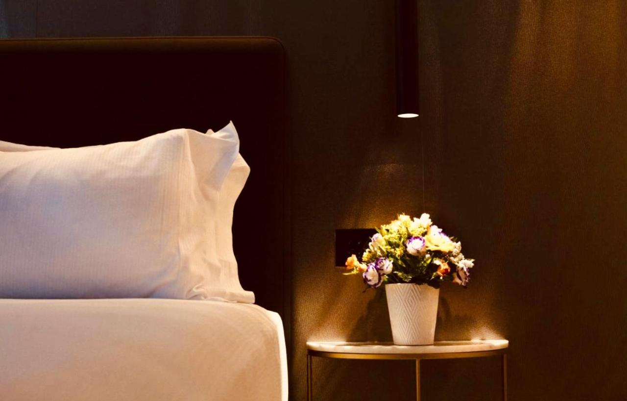 Boutique Hotel Сірміоне Екстер'єр фото