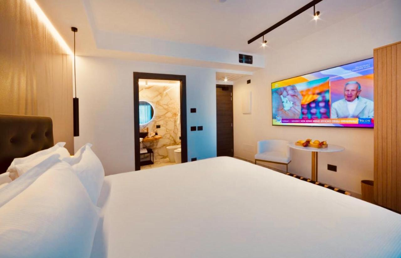 Boutique Hotel Сірміоне Екстер'єр фото