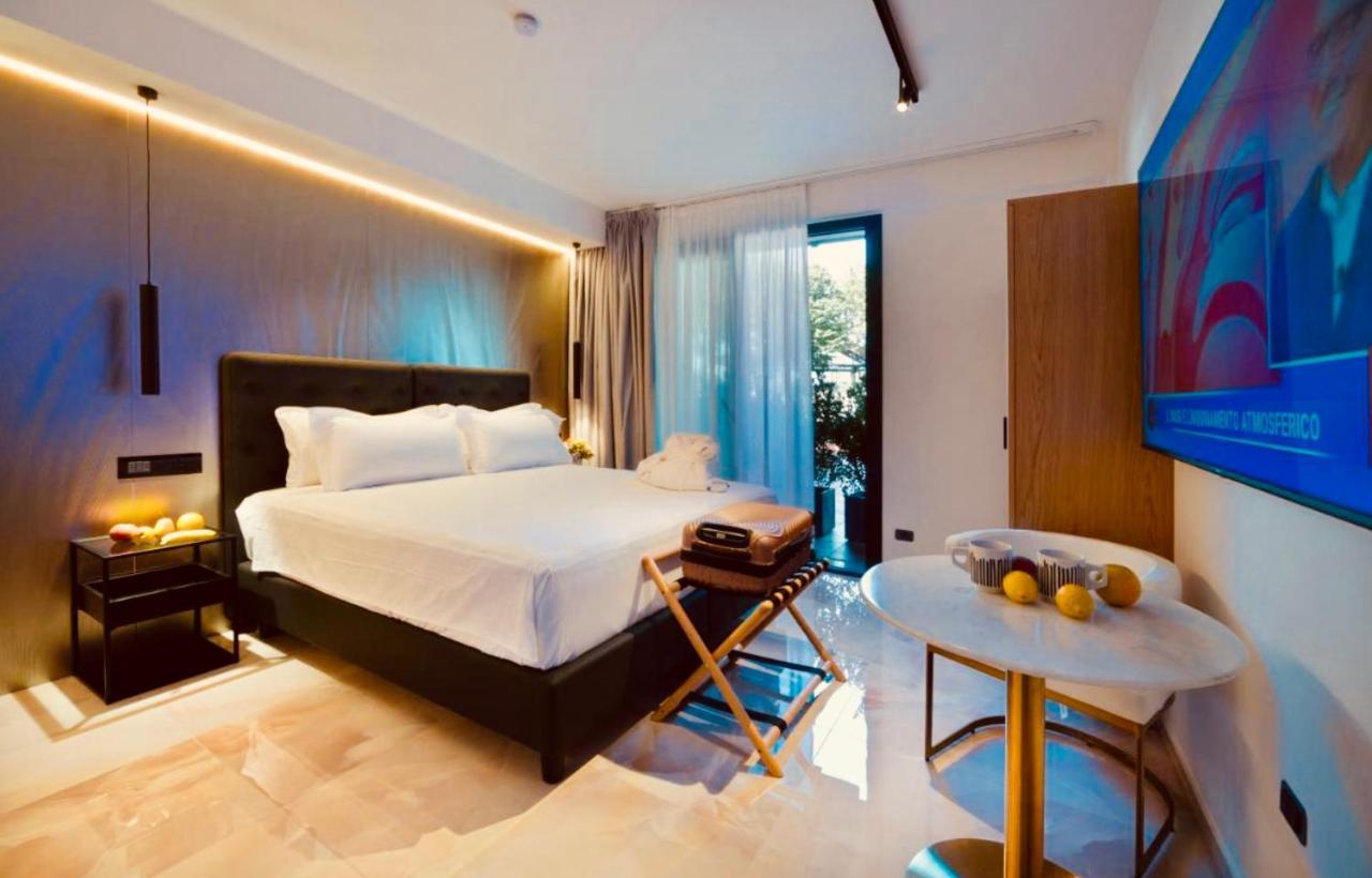 Boutique Hotel Сірміоне Екстер'єр фото