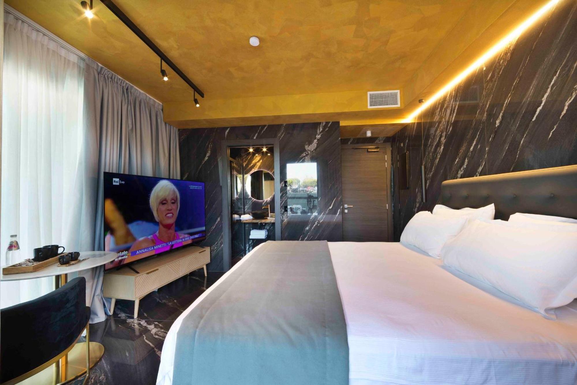Boutique Hotel Сірміоне Екстер'єр фото