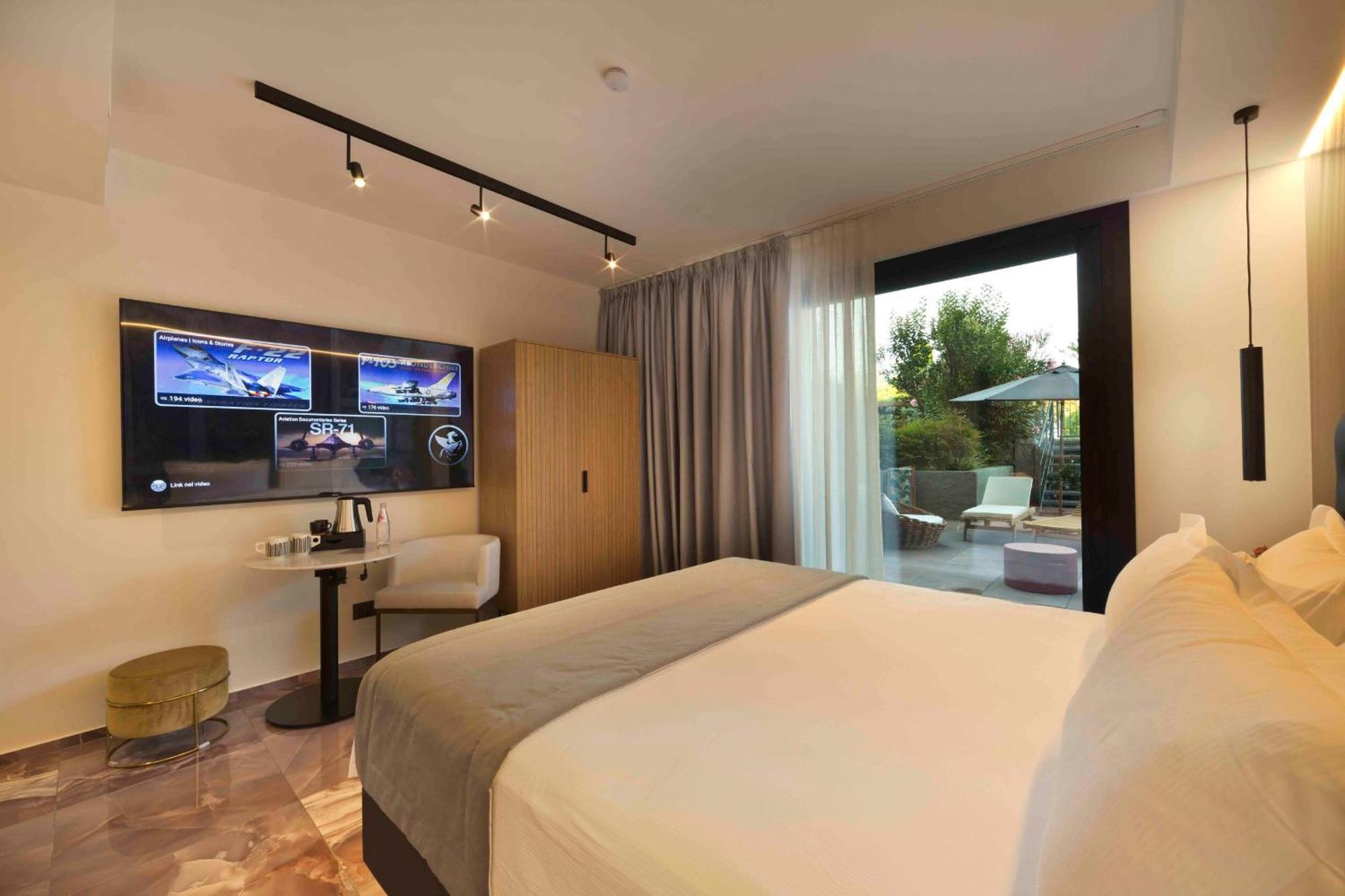 Boutique Hotel Сірміоне Екстер'єр фото