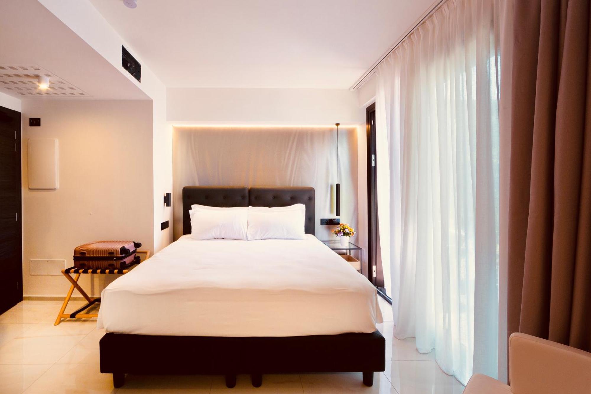 Boutique Hotel Сірміоне Екстер'єр фото