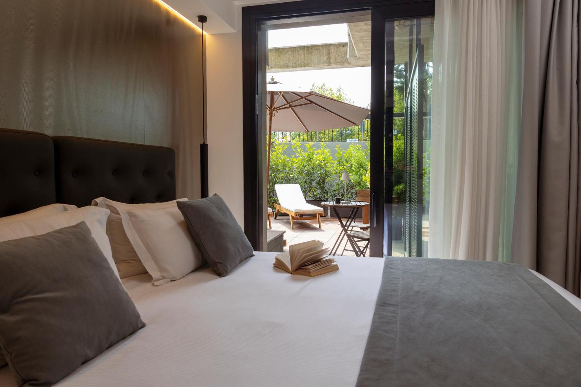 Boutique Hotel Сірміоне Екстер'єр фото